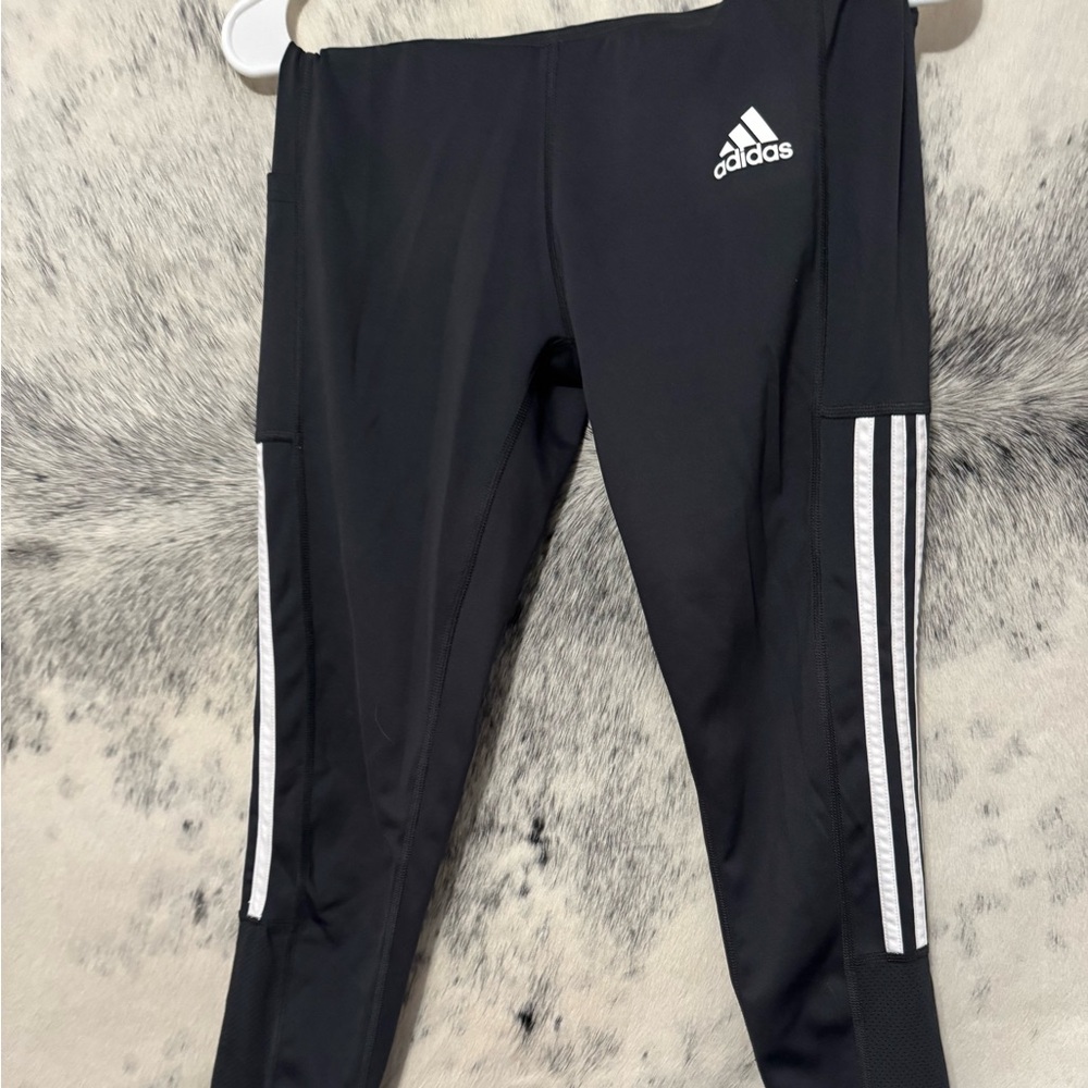 Dark grey addias capri leggings
